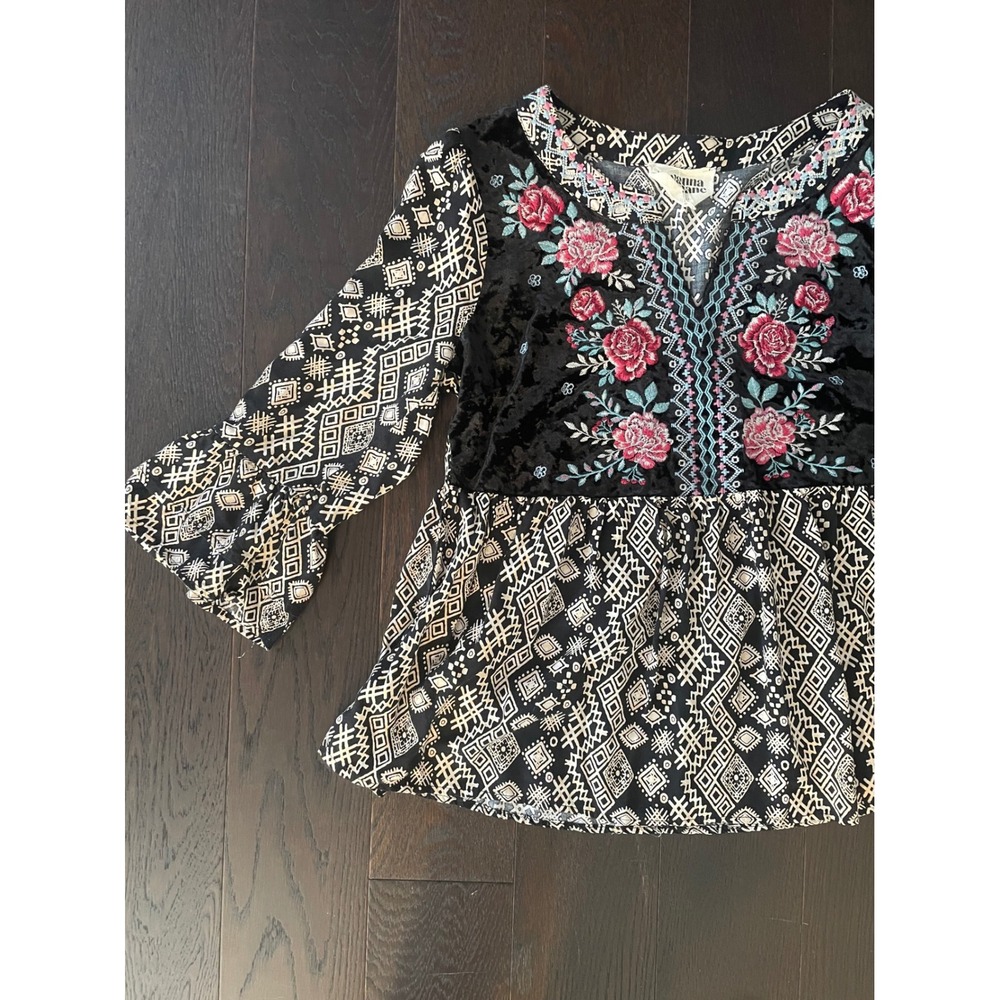 Savanna Jane Womens Embroidered Velvet Mixed Media Peplum Top Black Floral M